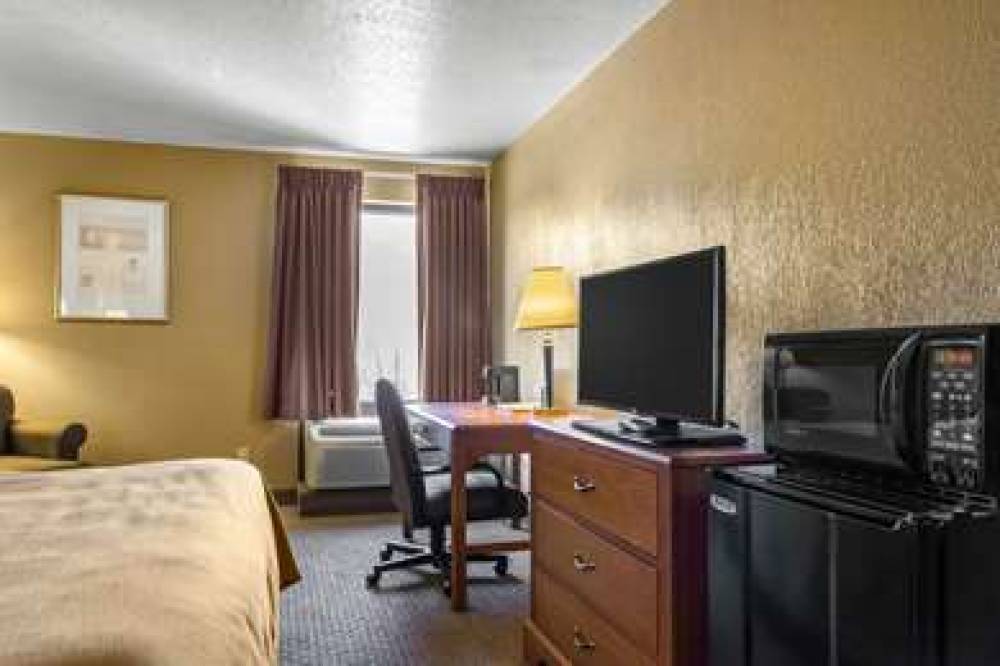 COMFORT INN AND SUITES JOHNSTOWN 7