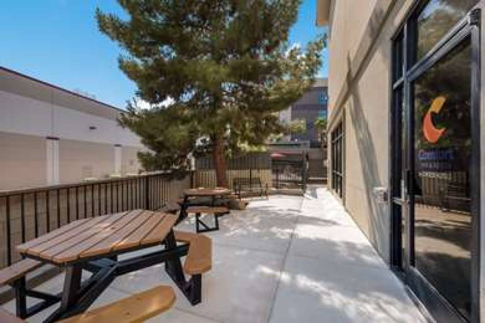 Comfort Inn And Suites Las Vegas - Nellis 2