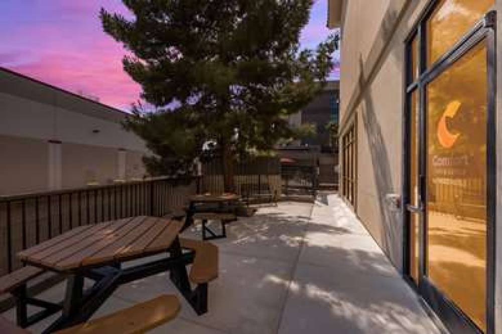 Comfort Inn And Suites Las Vegas - Nellis 3