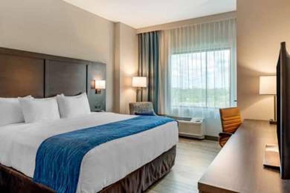 COMFORT INN AND SUITES MIAMI INTERN 6