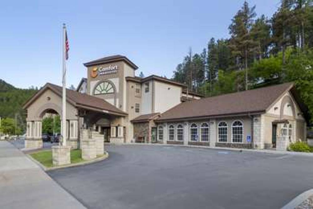 COMFORT INN AND SUITES MT RUSHMORE 1