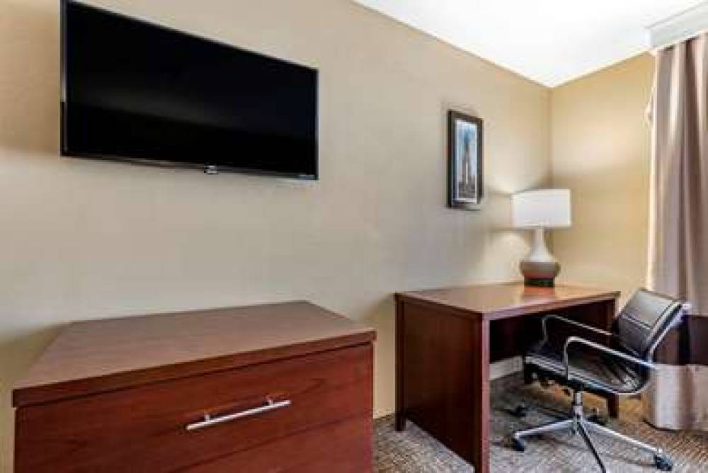 Comfort Inn And Suites Muncie 10