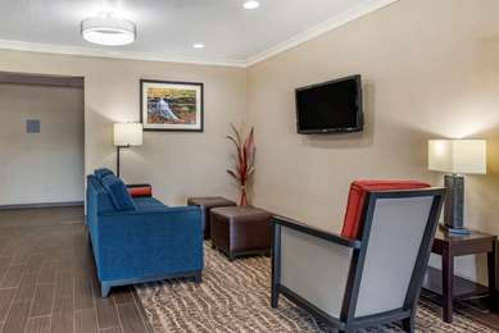 Comfort Inn And Suites Muncie 4