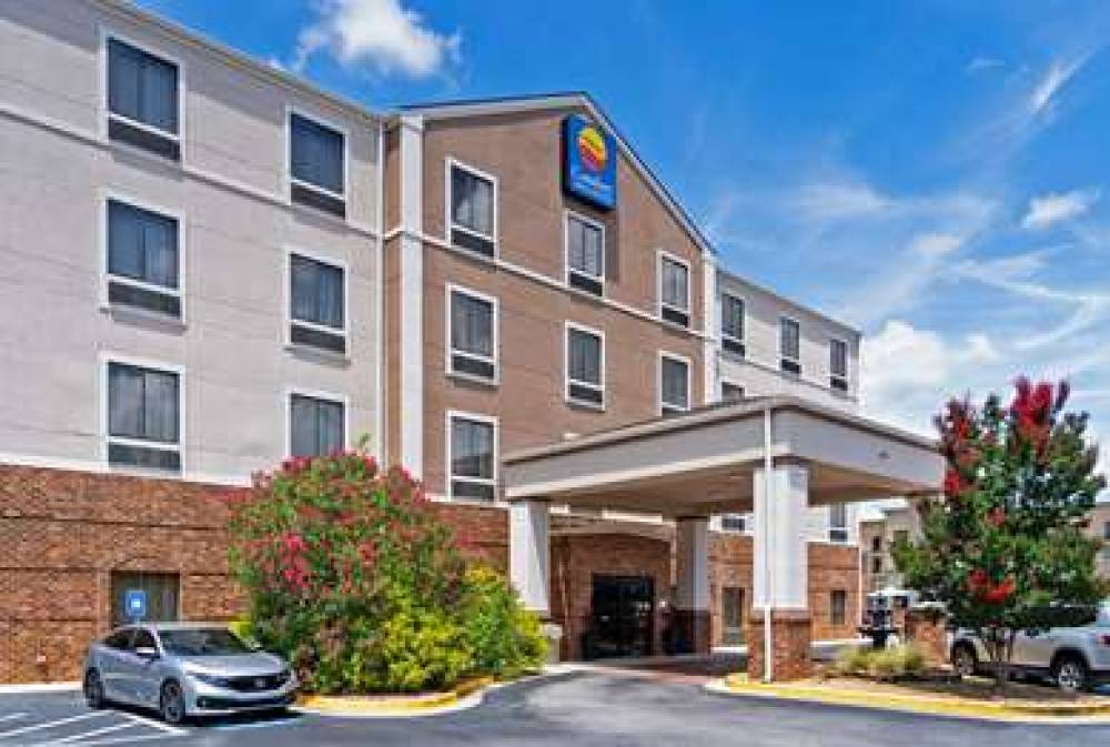 COMFORT INN AND SUITES NEAR FORT GO 3