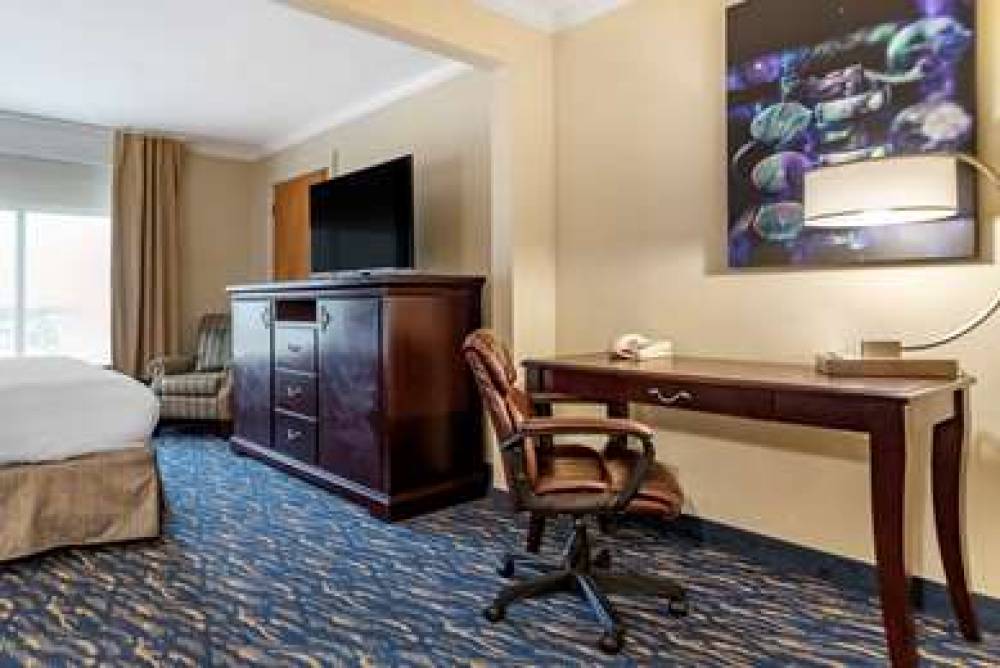 COMFORT INN AND SUITES NEW ORLEANS 8