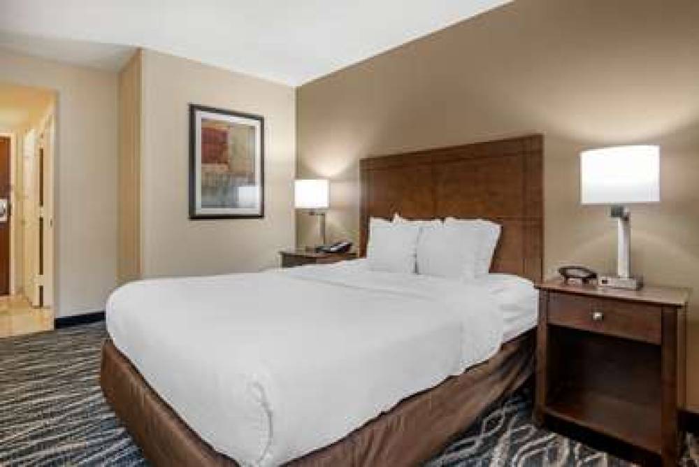 COMFORT INN AND SUITES NEWARK - WIL 6