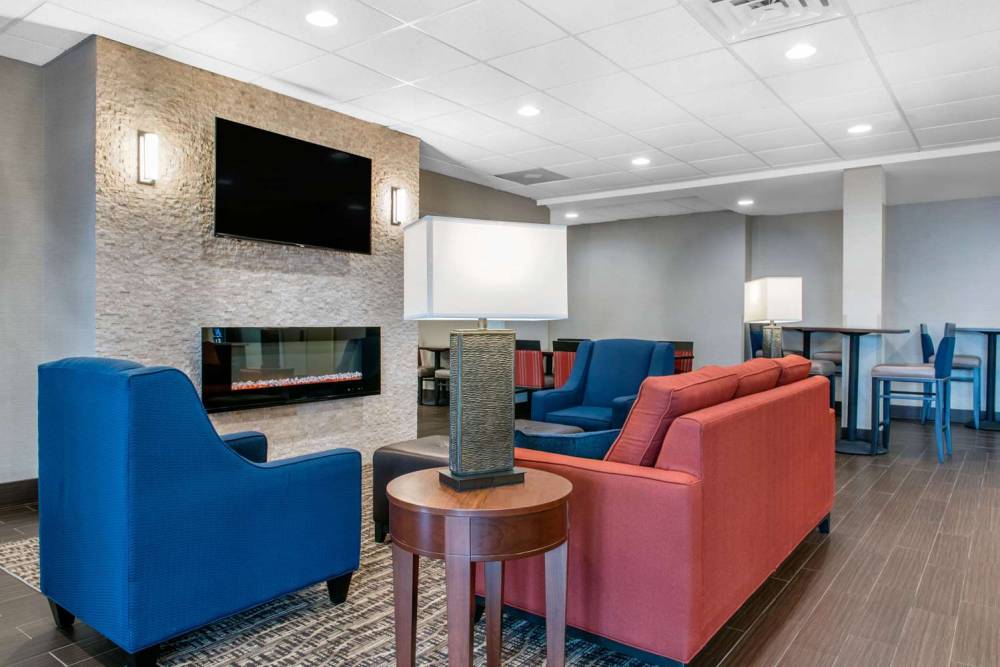 Comfort Inn And Suites Porter 2