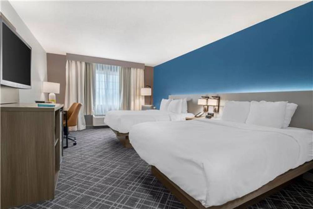 COMFORT INN AND SUITES 10