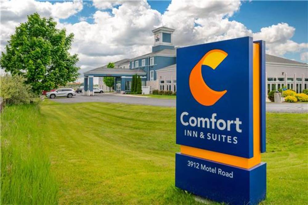 COMFORT INN AND SUITES SHEBOYGAN I- 4