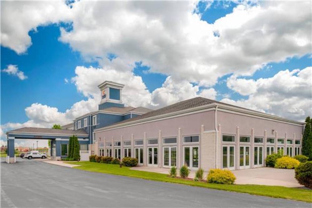 COMFORT INN AND SUITES SHEBOYGAN I- 6