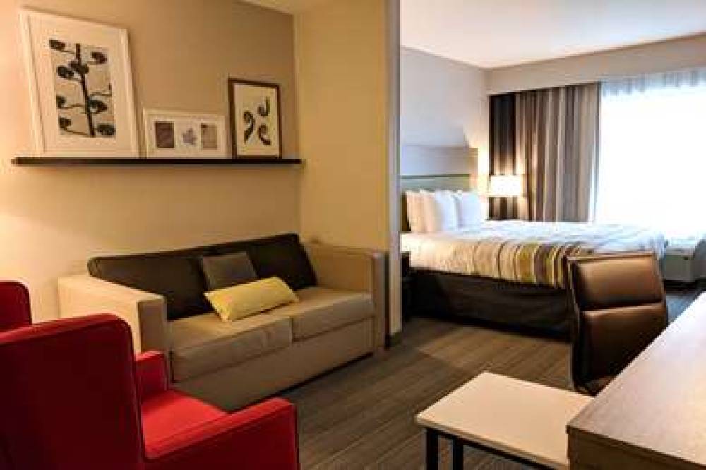 COMFORT INN AND SUITES SLIDELL 9