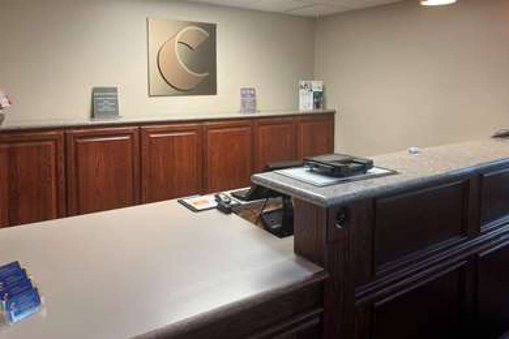COMFORT INN AND SUITES ST PAUL NORT 3