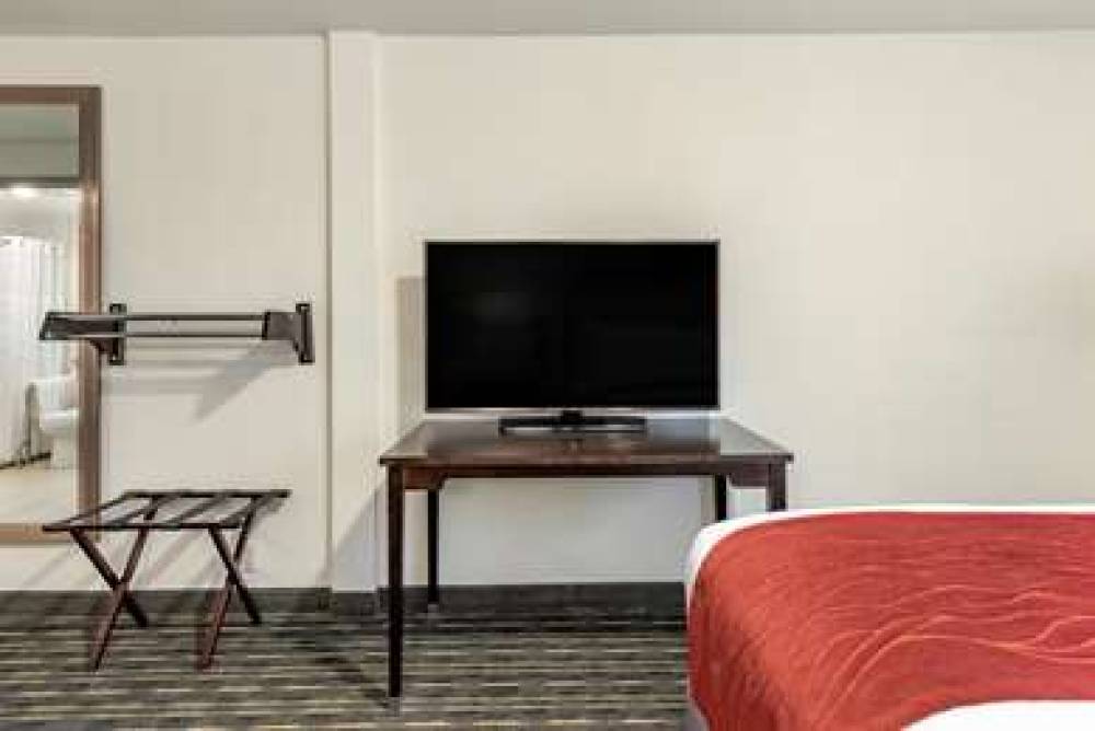 COMFORT INN AND SUITES TIGARD NEAR 6