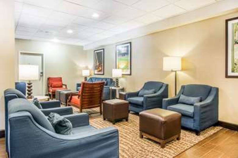 COMFORT INN ATLANTA DOWNTOWN SOUTH 4