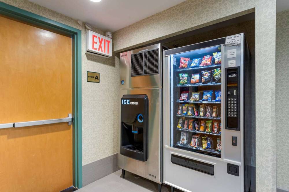 Comfort Inn Brooklyn 3