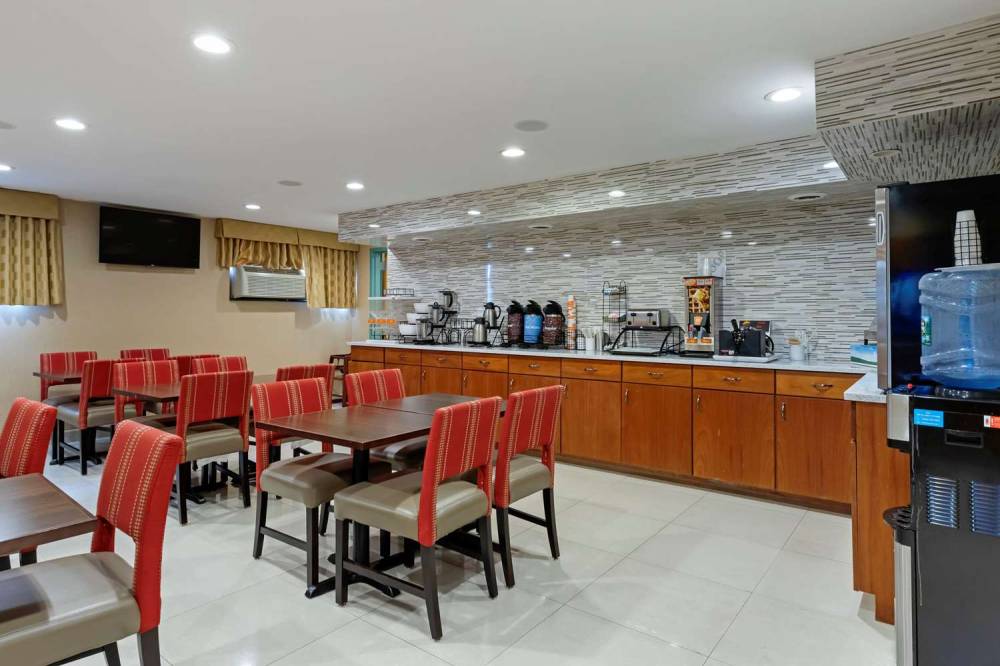 Comfort Inn Brooklyn 10