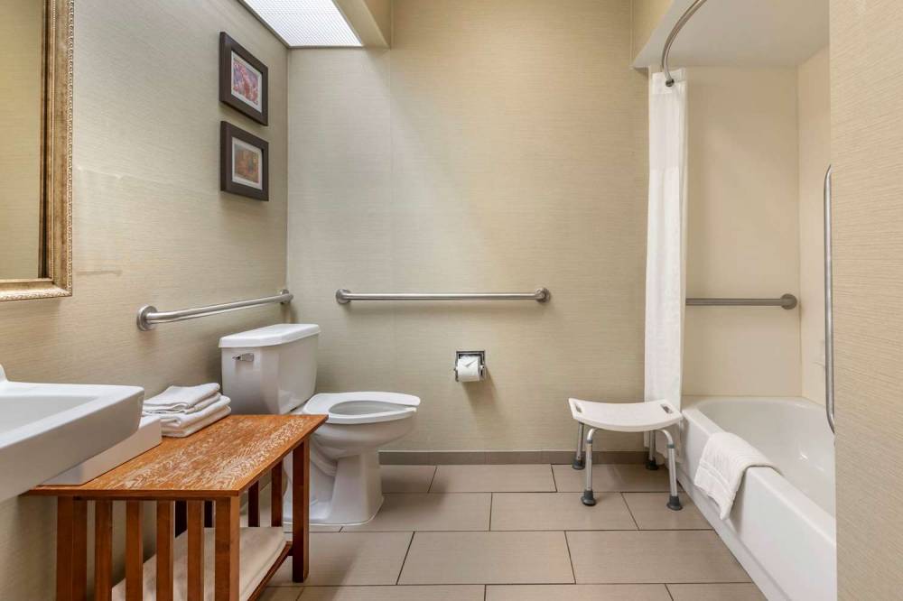 Comfort Inn Charlotte 7