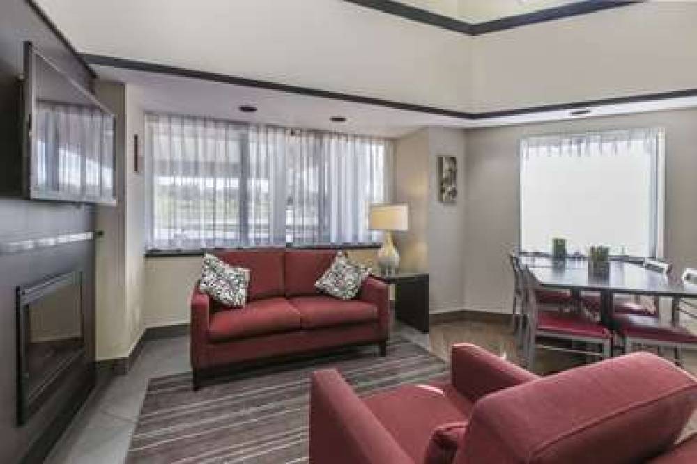 COMFORT INN 4