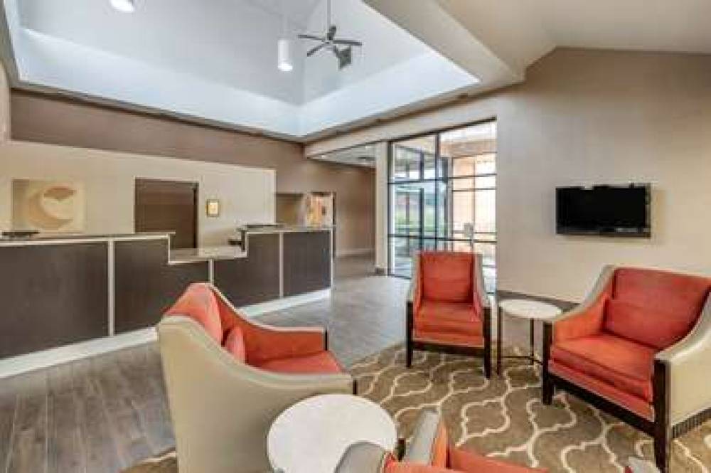 COMFORT INN CINCINNATI NORTHEAST 10