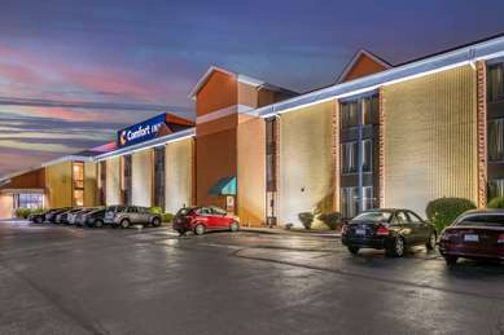 COMFORT INN CINCINNATI NORTHEAST 4