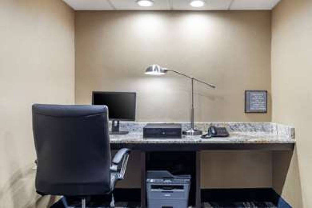 COMFORT INN DALLAS NORTH LOVE FIELD 6