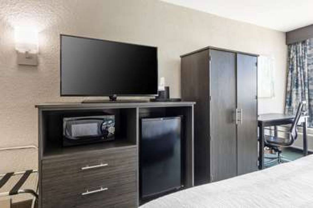 COMFORT INN DALLAS NORTH LOVE FIELD 9