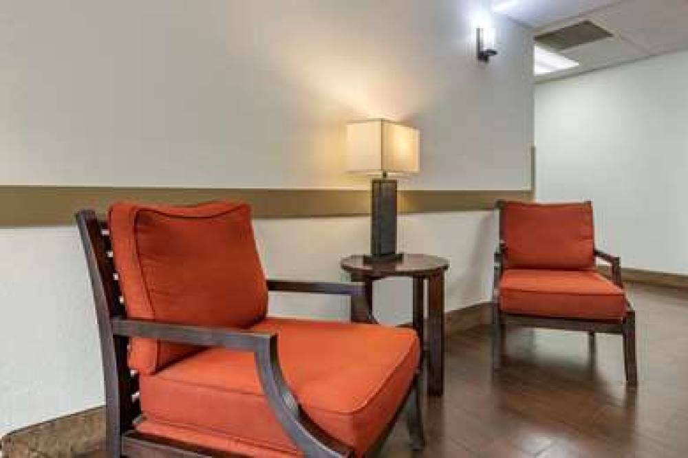 Comfort Inn De Land 4