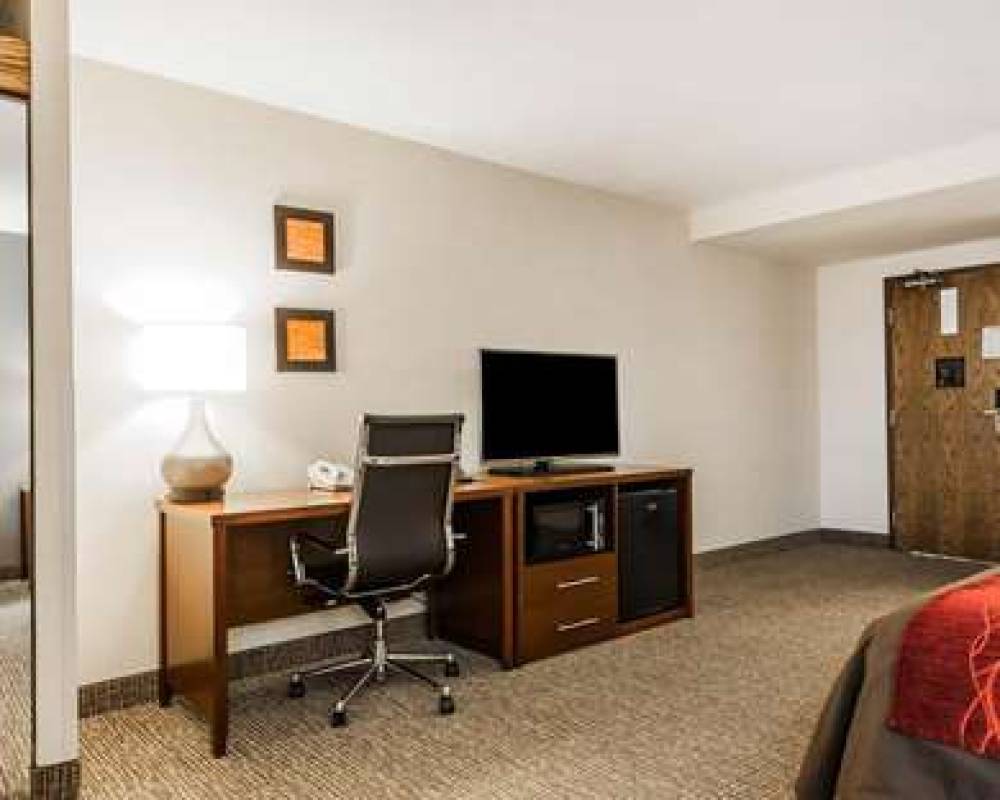 SPARK BY HILTON DENVER EAST I 70 8