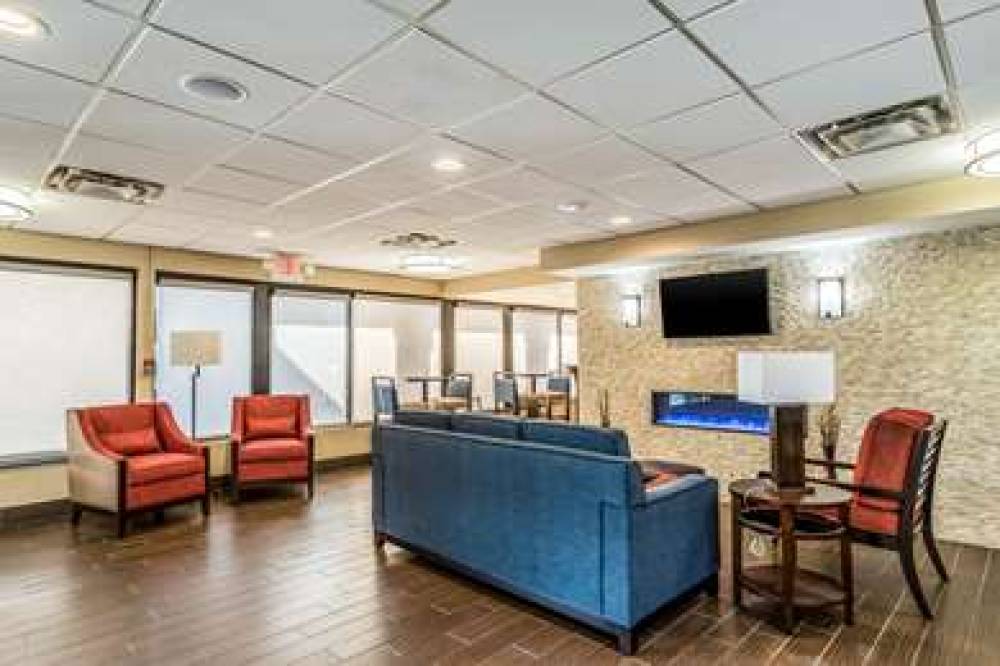 Comfort Inn Downtown 6