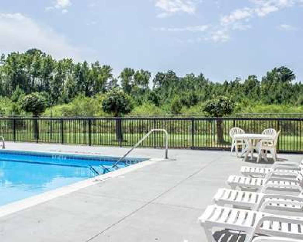 Comfort Inn Dunn 8