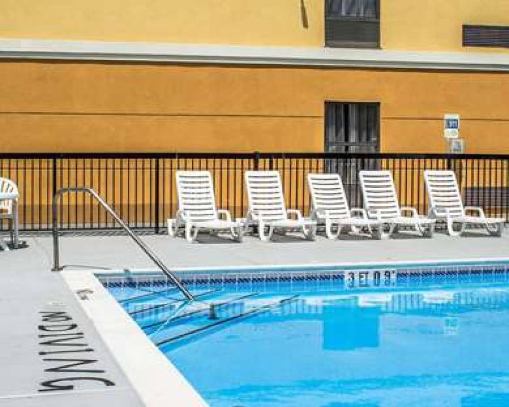 Comfort Inn Dunn 9