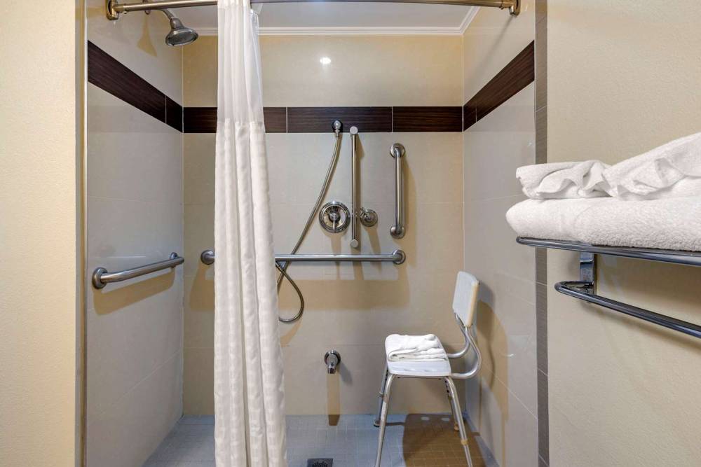 Comfort Inn Edgewater 2