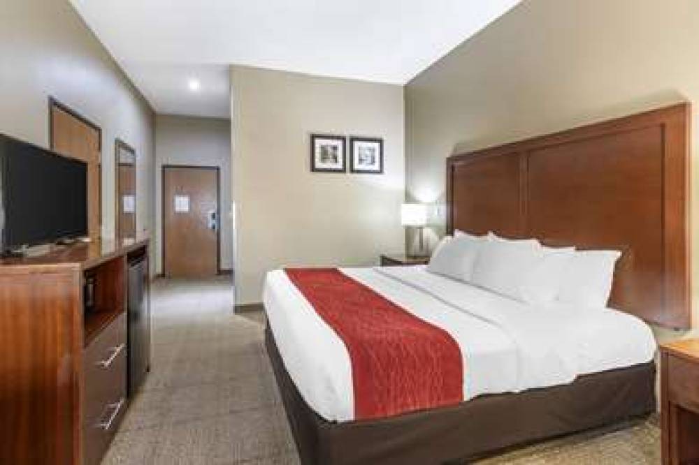 COMFORT INN GRAIN VALLEY -  KANSAS 7