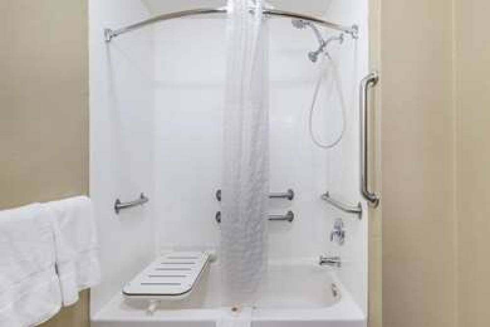 COMFORT INN GRAIN VALLEY -  KANSAS 10