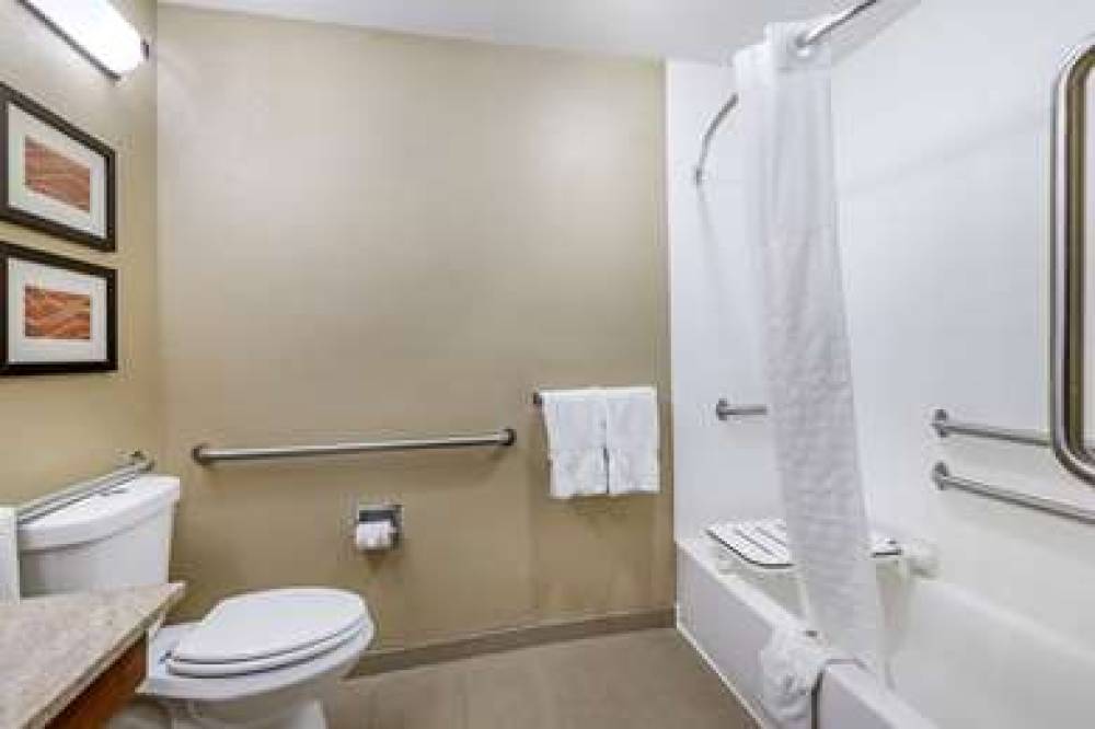 COMFORT INN GRAIN VALLEY -  KANSAS 9