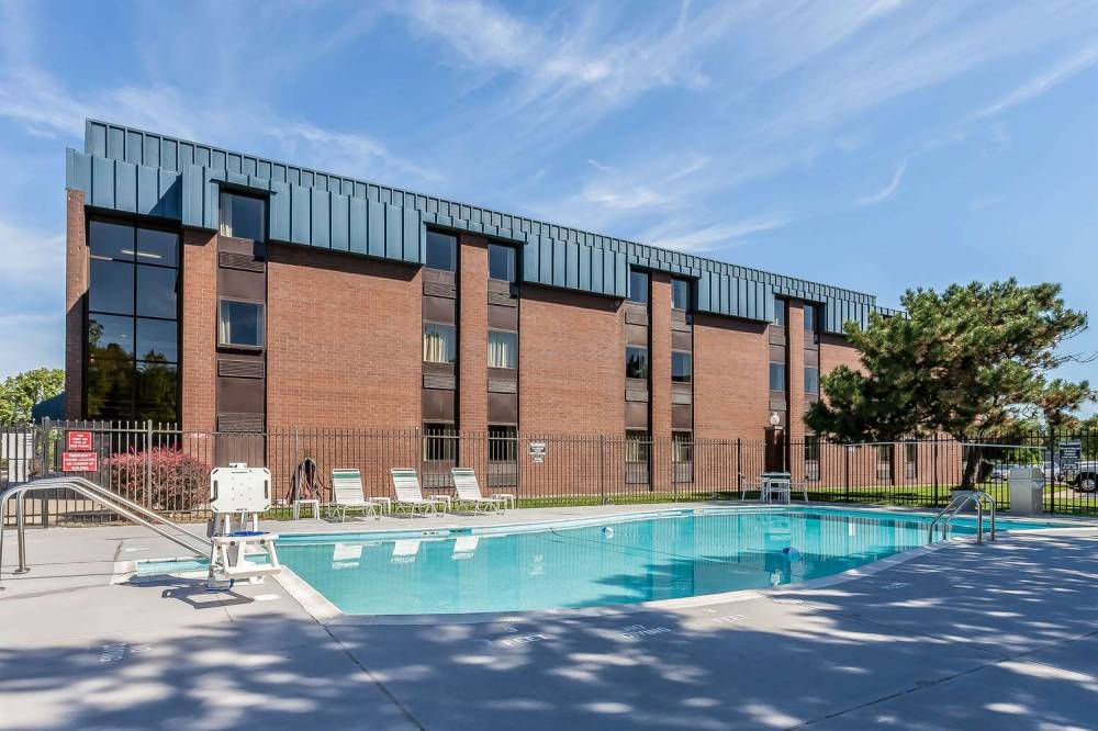 Comfort Inn - Hall Of Fame 2