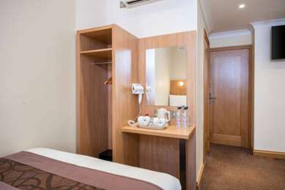 COMFORT INN HYDE PARK 6