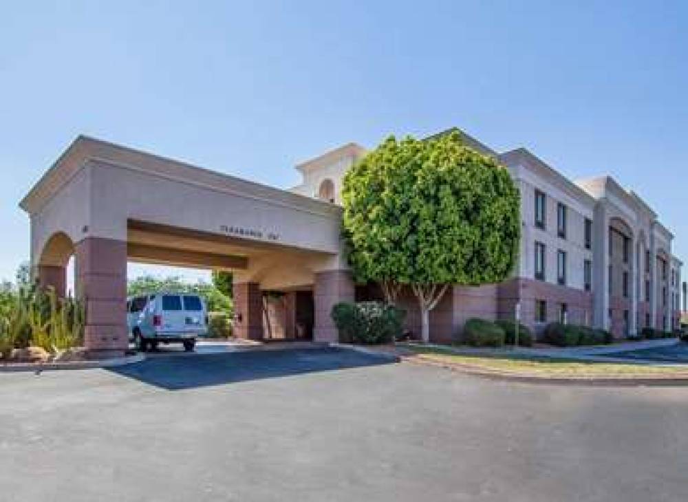 COMFORT INN I-10 WEST AT 51ST AVE 1