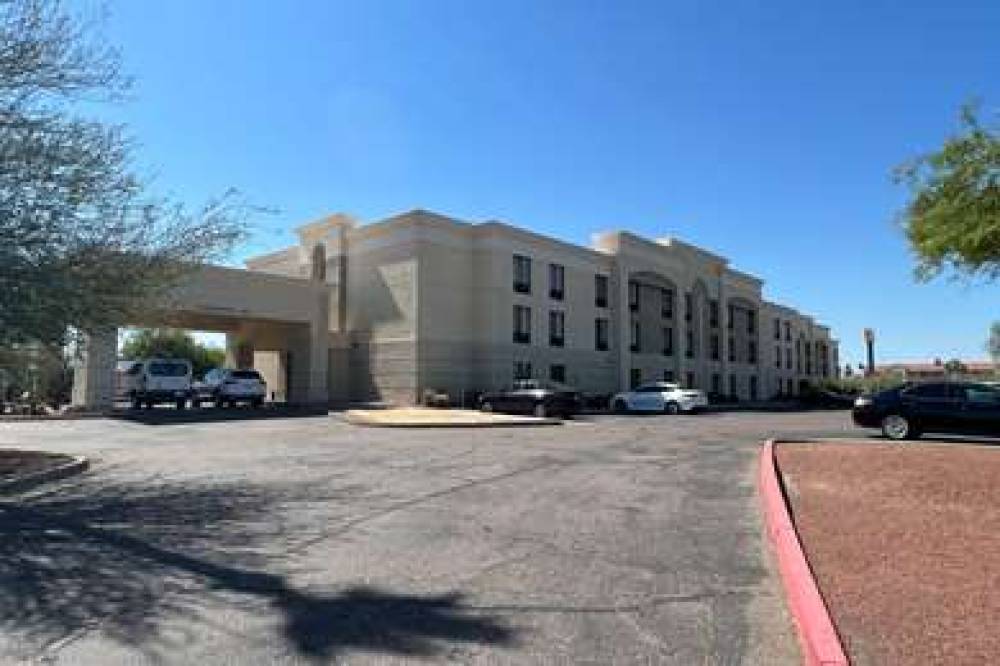 COMFORT INN I-10 WEST AT 51ST AVE 3