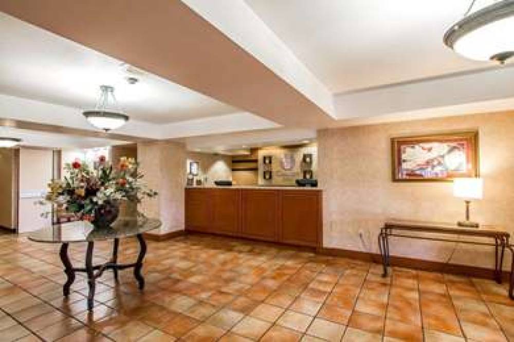 COMFORT INN I-10 WEST AT 51ST AVE 7
