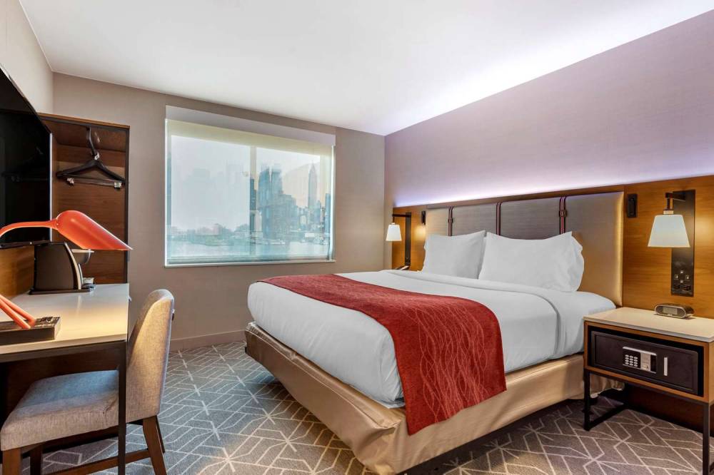 COMFORT INN JFK AIRPORT 3