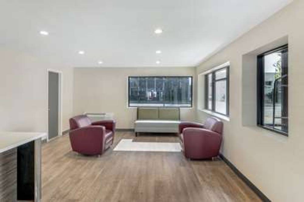 COMFORT INN KANSAS CITY MIDTOWN 5