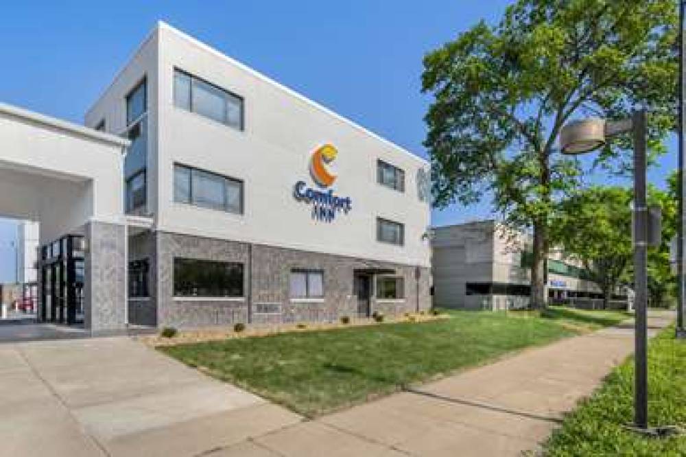 COMFORT INN KANSAS CITY MIDTOWN 1