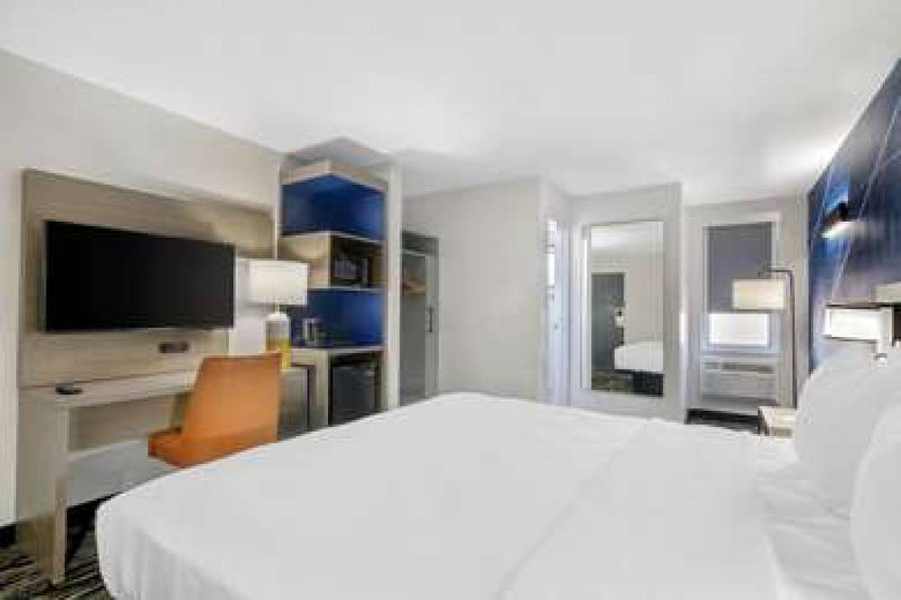 COMFORT INN KANSAS CITY MIDTOWN 7