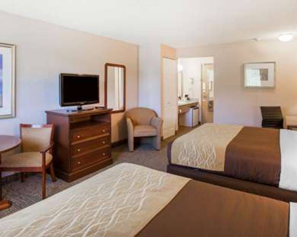 QUALITY INN KIRKLAND 10