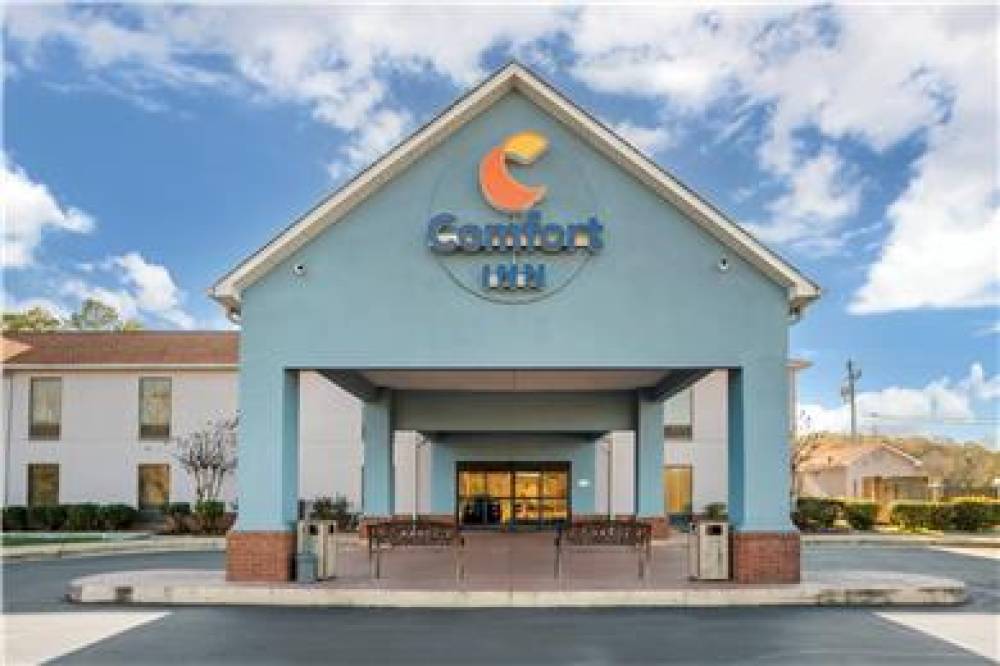COMFORT INN LIVINGSTON 3