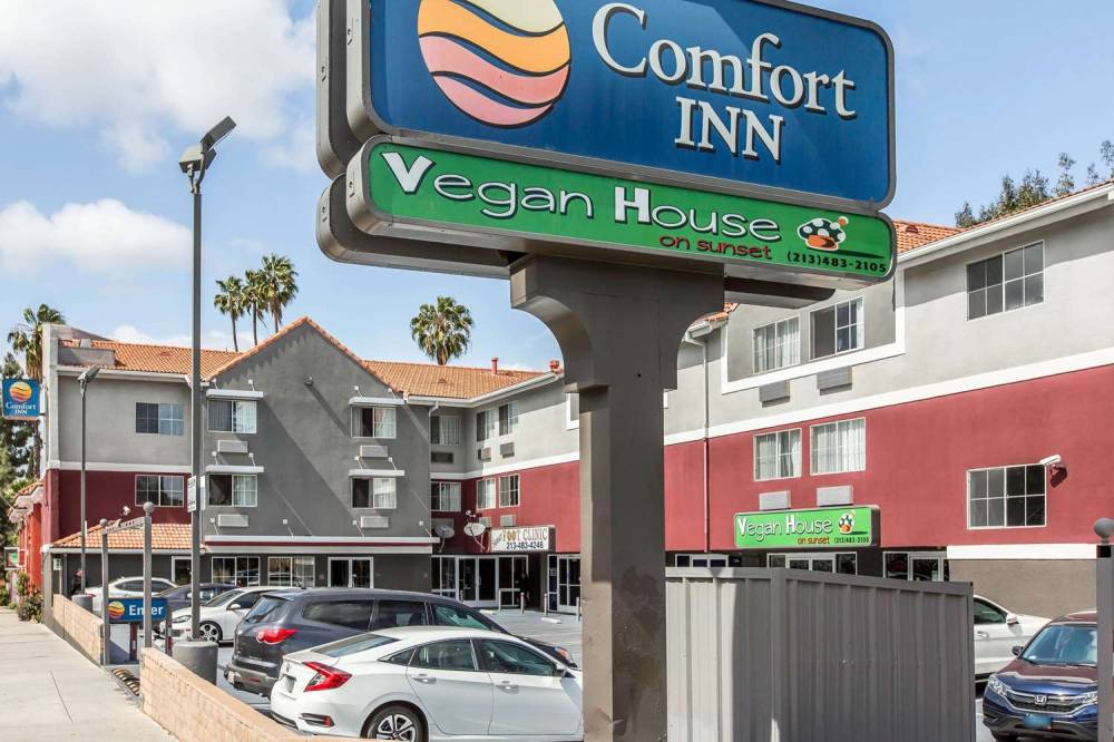 Comfort Inn Los Angeles 6