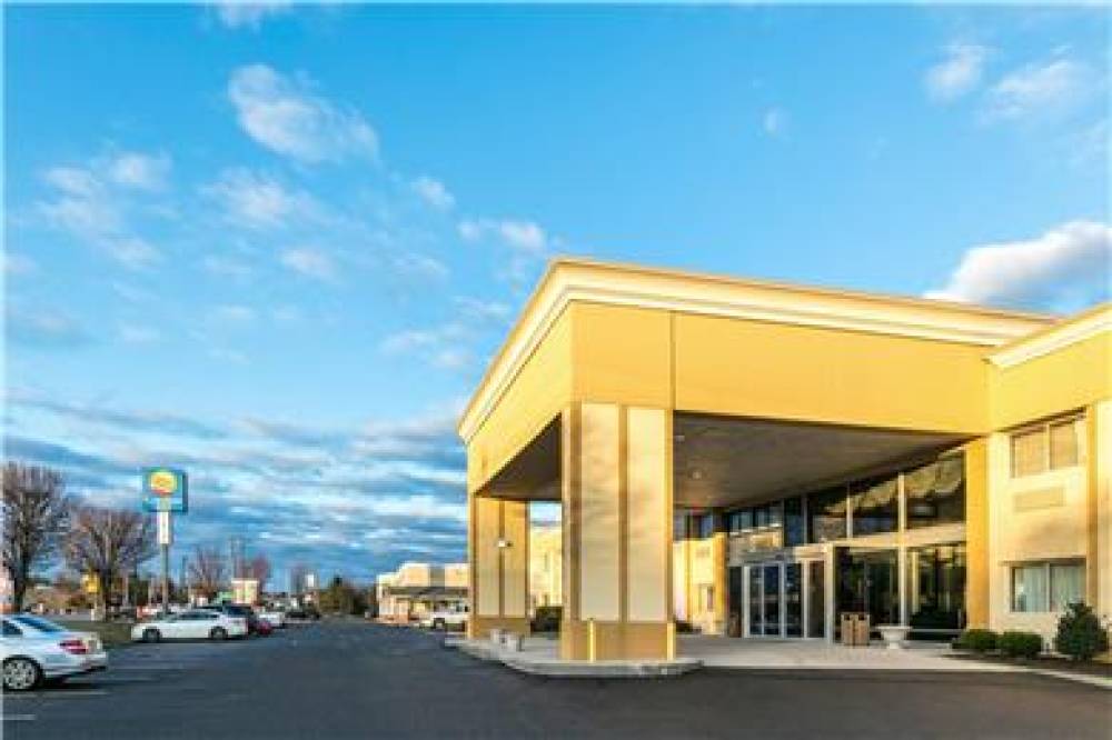 COMFORT INN MEDFORD-LONG ISLAND 6
