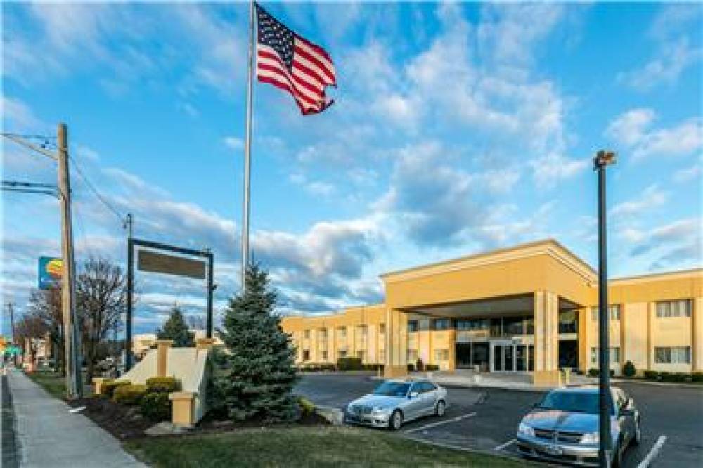 COMFORT INN MEDFORD-LONG ISLAND 7