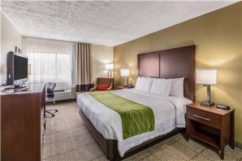 COMFORT INN MEDFORD-LONG ISLAND 10